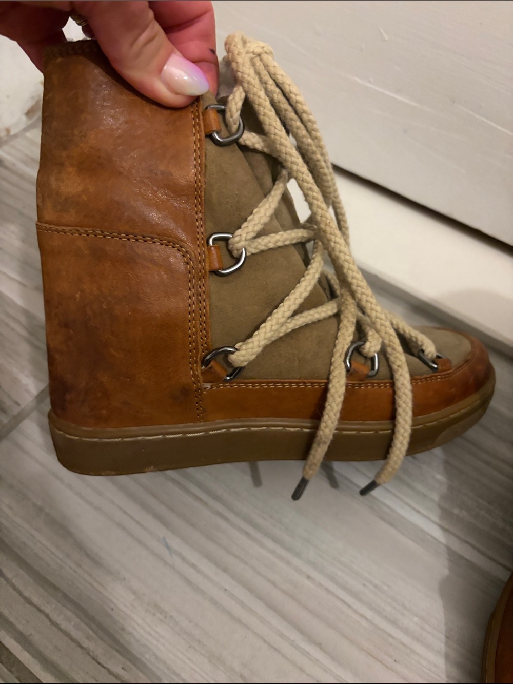Isabel Marant Nowles Tan & Cream Lace-Up Shearling Winter Boots - Picture 5 of 11